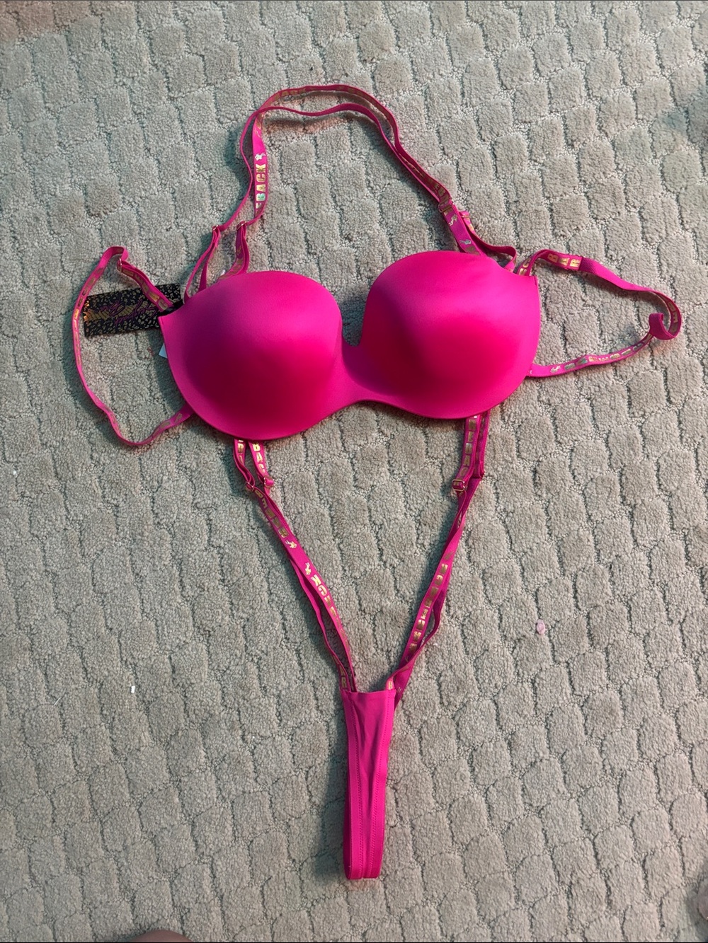 NWT The BareBack Sexy Back Multi-way Bra w/ adjustable straps Hot Pink 34DD/32C